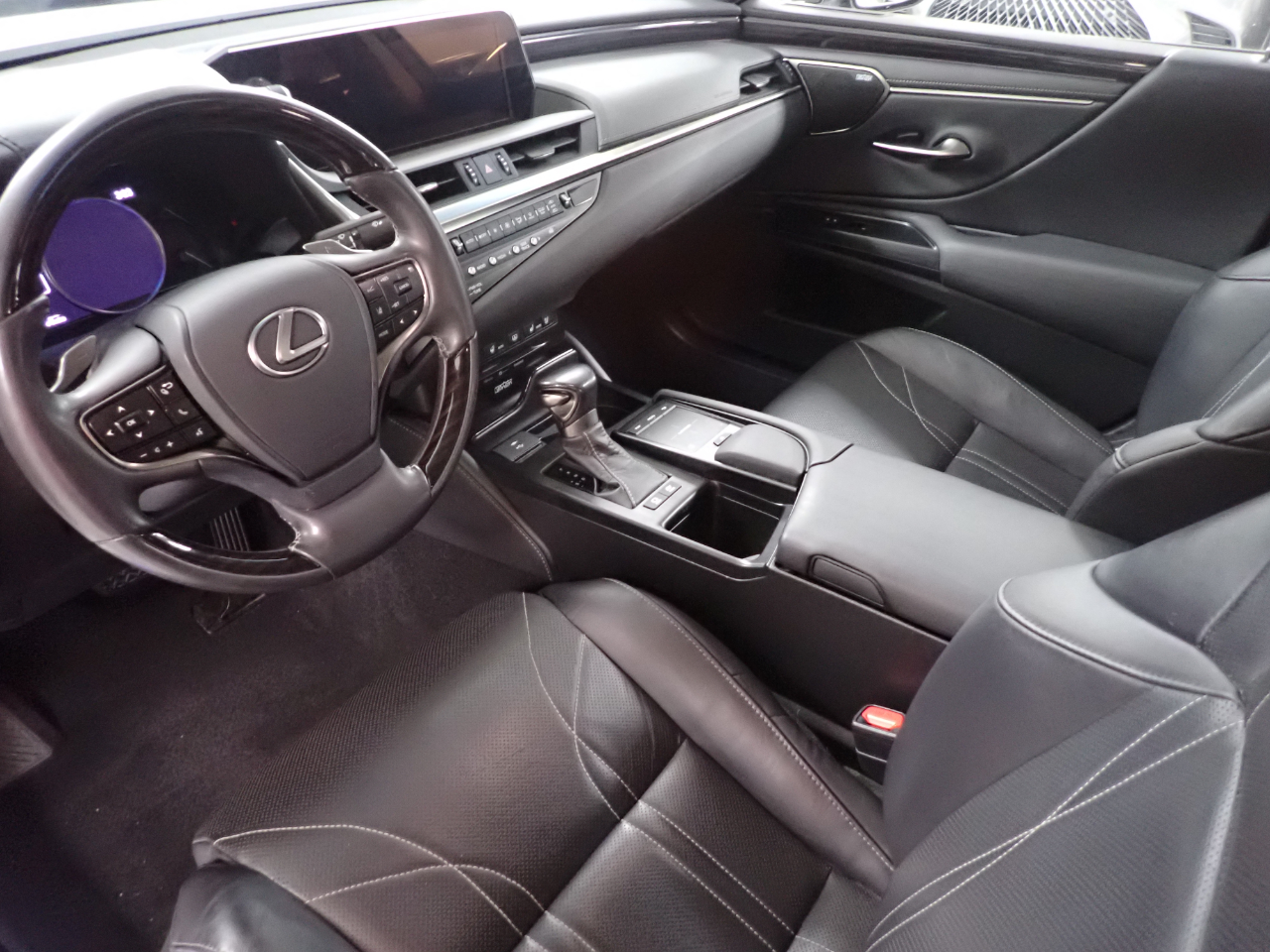 Lexus ES 300h Luxury 2021 Lexus ES 300h Luxury 2021