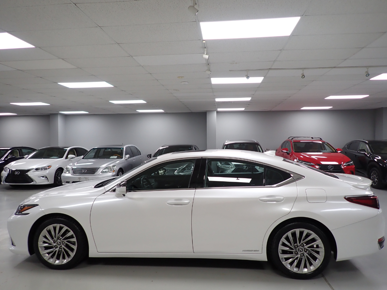 Lexus ES 300h Luxury 2021 Lexus ES 300h Luxury 2021