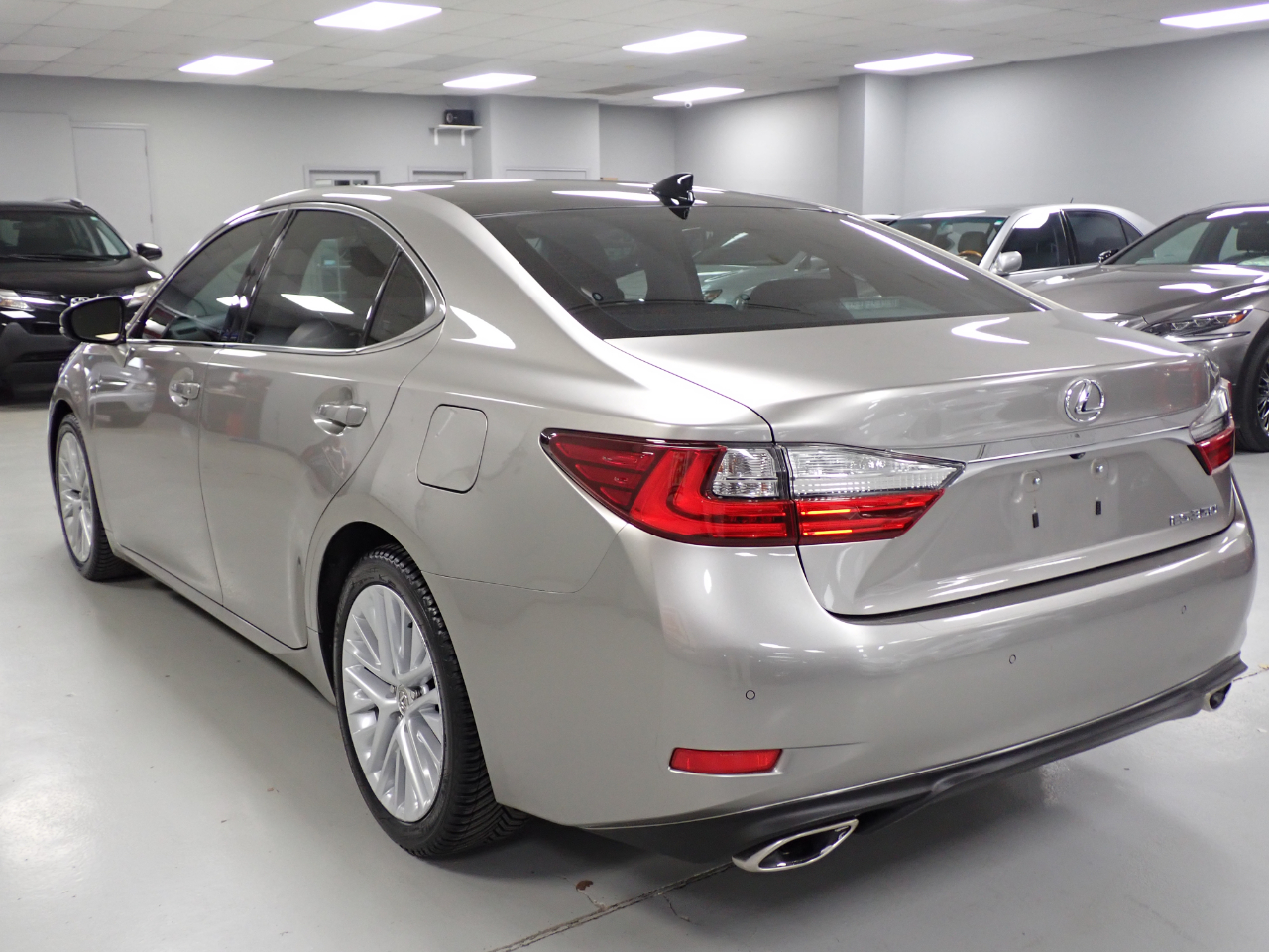 Lexus ES 350 Ultra Luxury 2016 Lexus ES 350 Ultra Luxury 2016