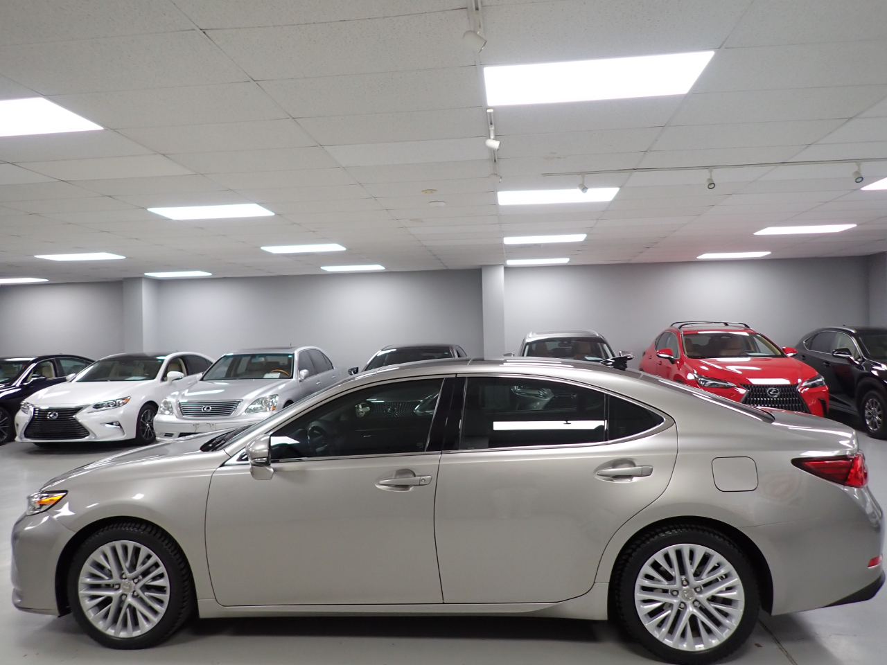 Lexus ES 350 Ultra Luxury 2016 Lexus ES 350 Ultra Luxury 2016