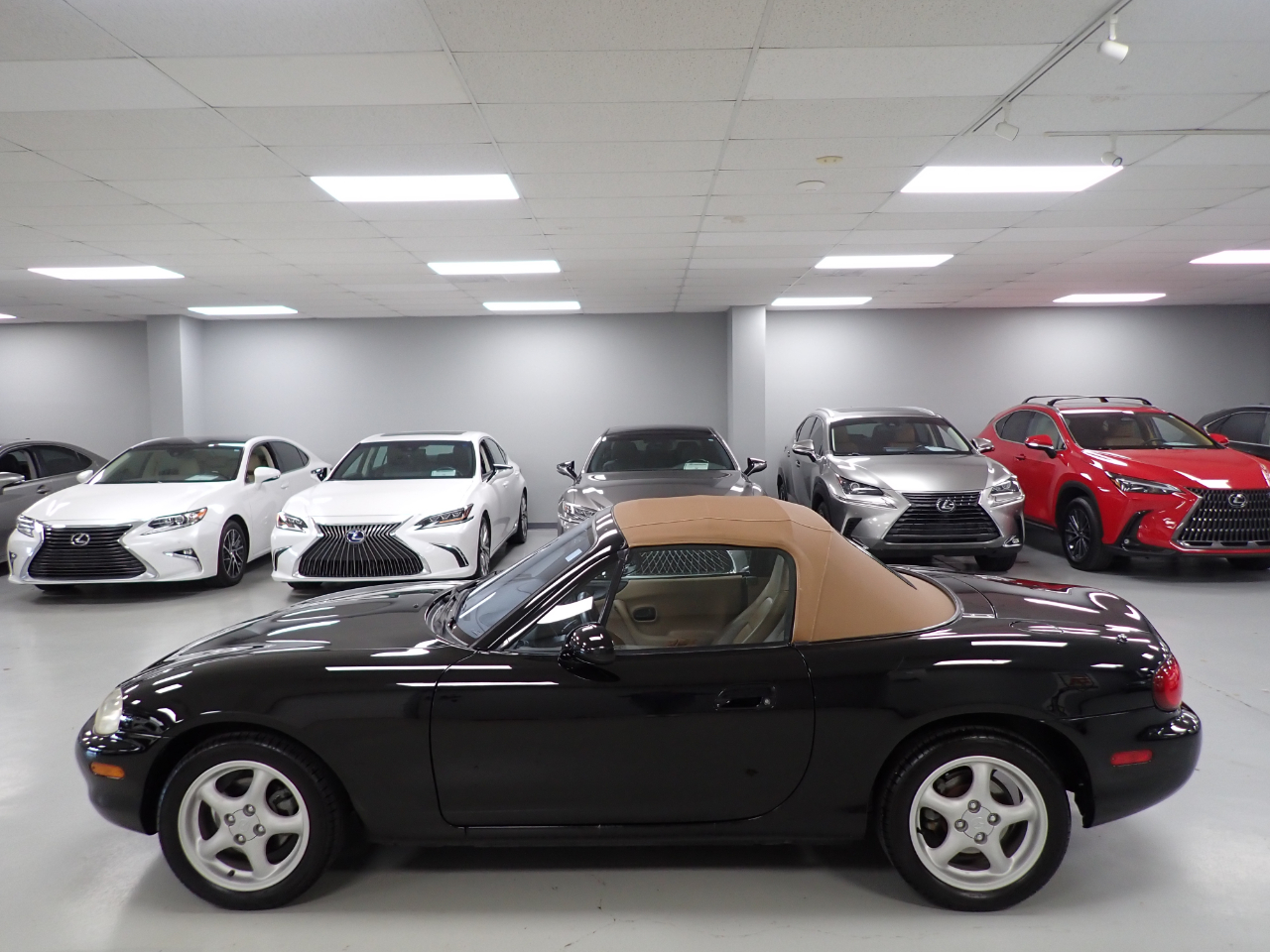 Mazda MX-5 Miata Base 1999 Mazda MX-5 Miata Base 1999