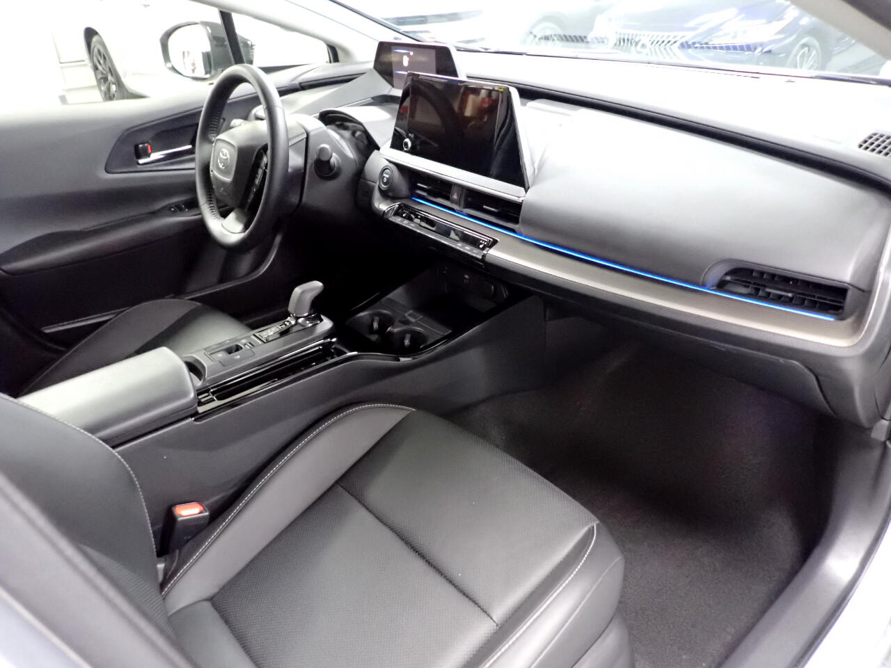 Toyota Prius XLE AWD 2024