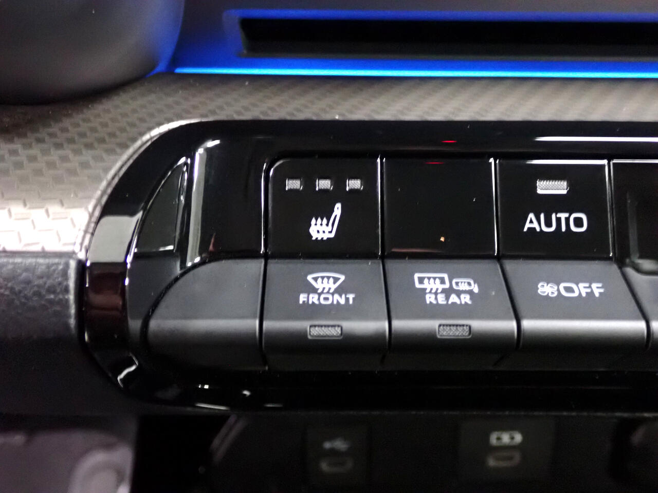 Toyota Prius XLE AWD 2024