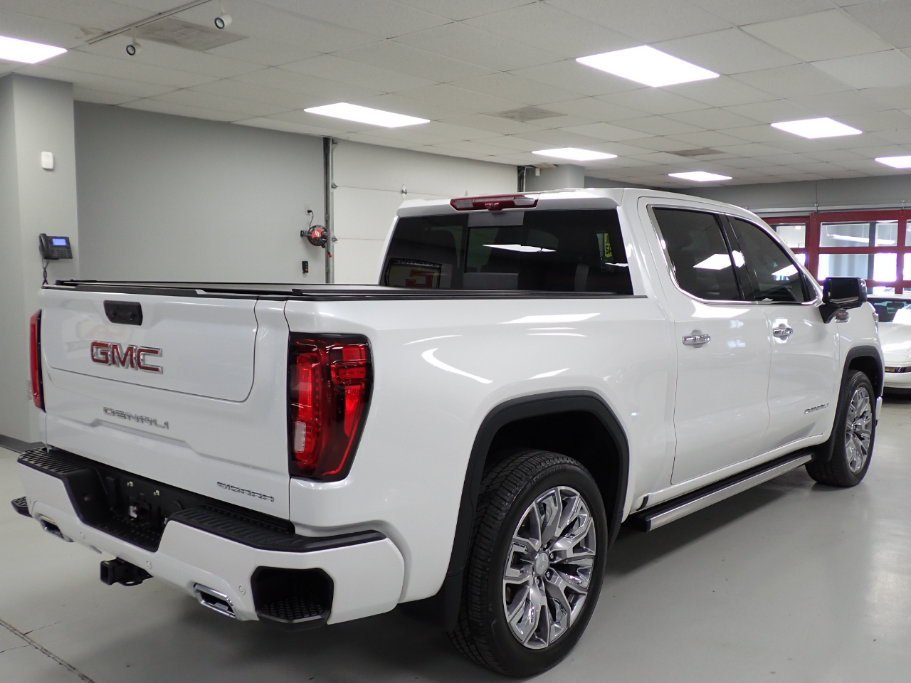 GMC Sierra 1500 Denali Crew Cab Short Box 4WD 2024