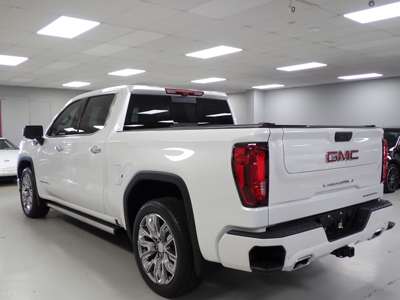 GMC Sierra 1500 Denali Crew Cab Short Box 4WD 2024