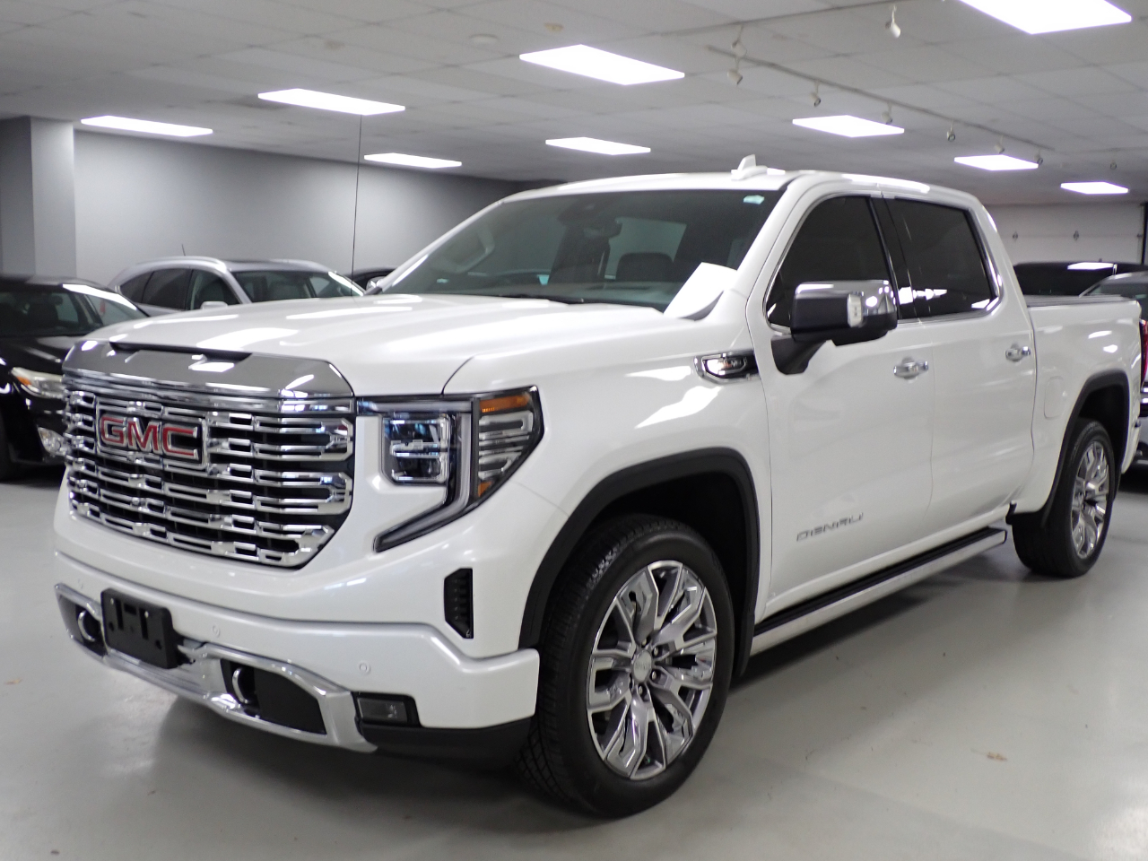 GMC Sierra 1500 Denali Crew Cab Short Box 4WD 2024