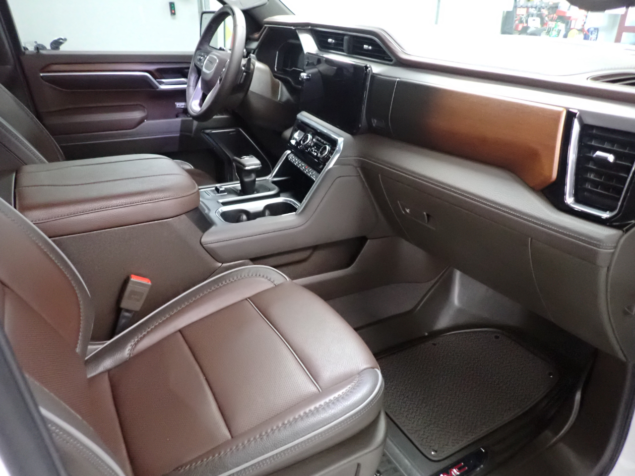 GMC Sierra 1500 Denali Crew Cab Short Box 4WD 2024