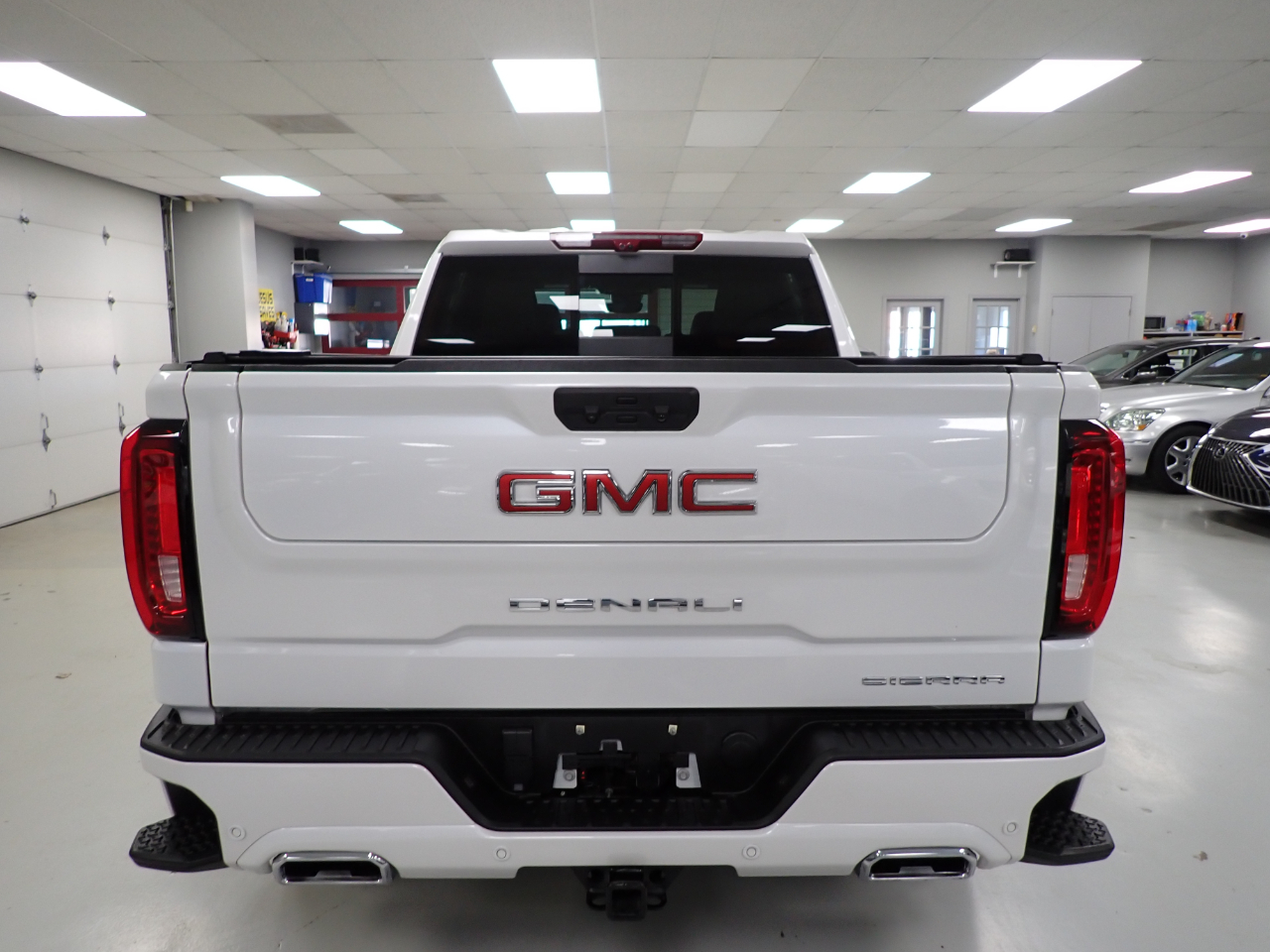 GMC Sierra 1500 Denali Crew Cab Short Box 4WD 2024