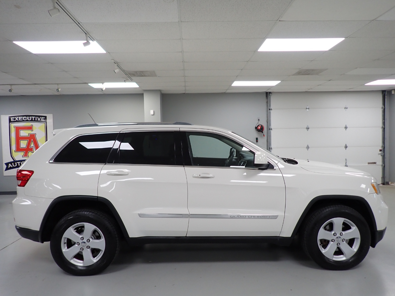 Jeep Grand Cherokee Laredo 4WD 2011