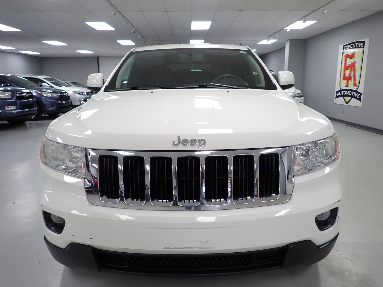 Jeep Grand Cherokee Laredo 4WD 2011