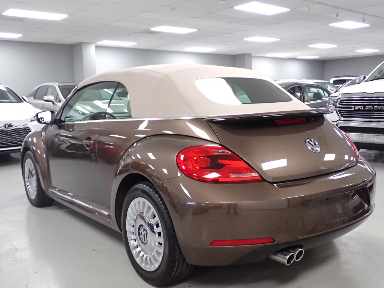 Volkswagen Beetle 2.5L Convertible 2013
