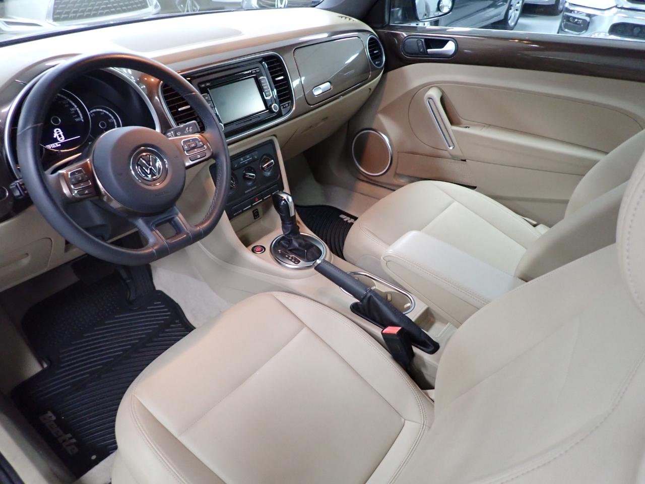 Volkswagen Beetle 2.5L Convertible 2013