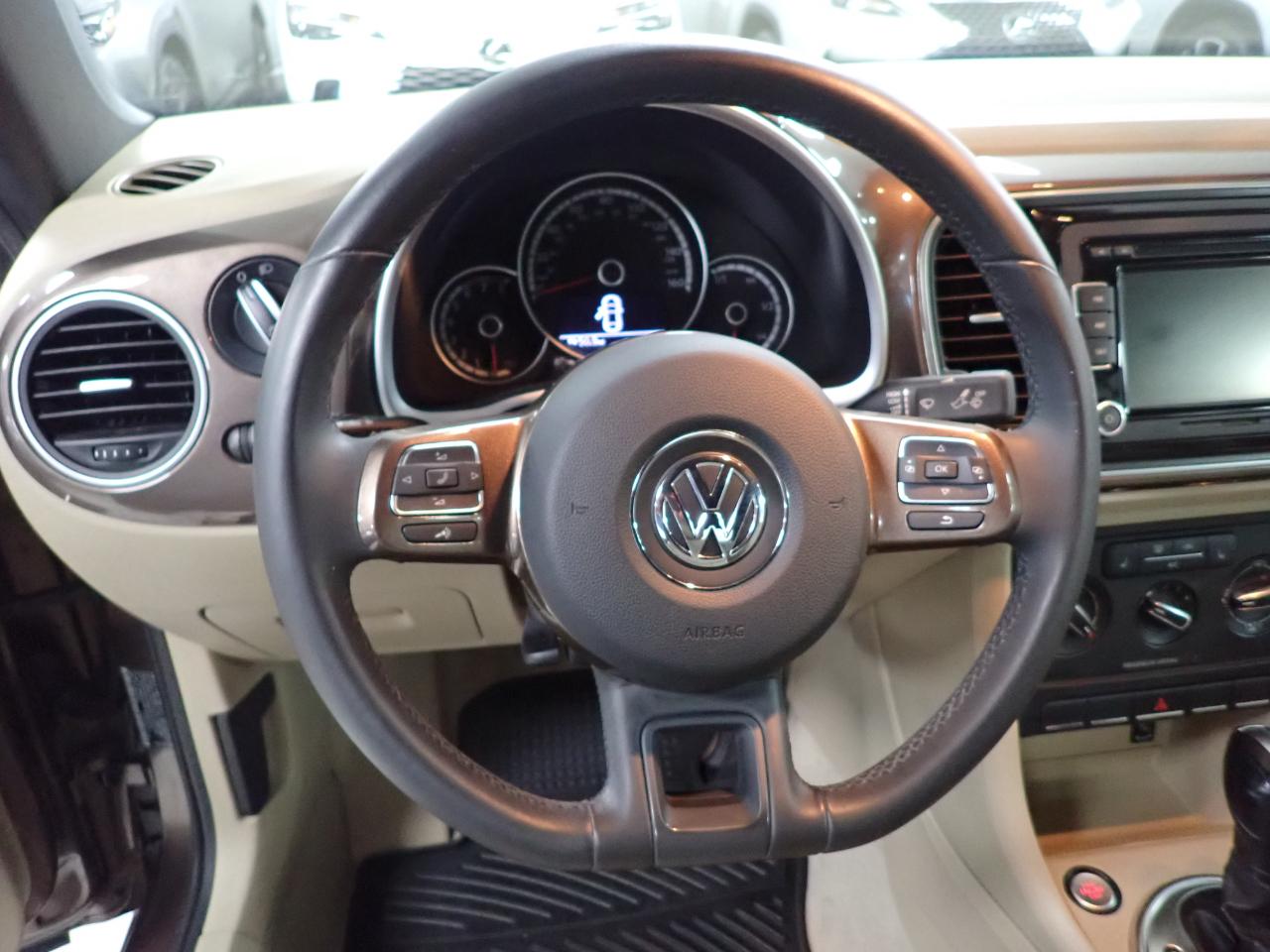 Volkswagen Beetle 2.5L Convertible 2013