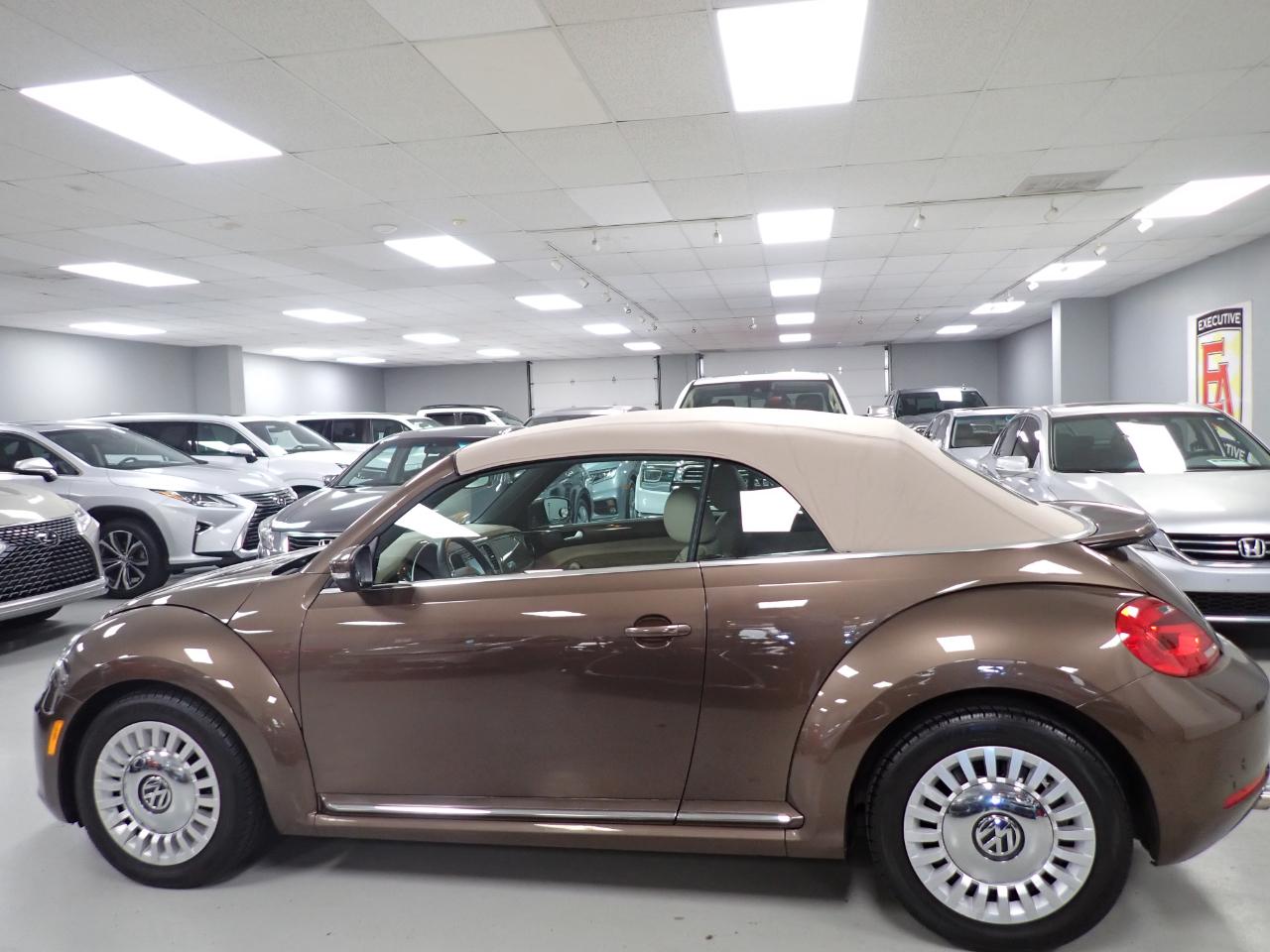 Volkswagen Beetle 2.5L Convertible 2013