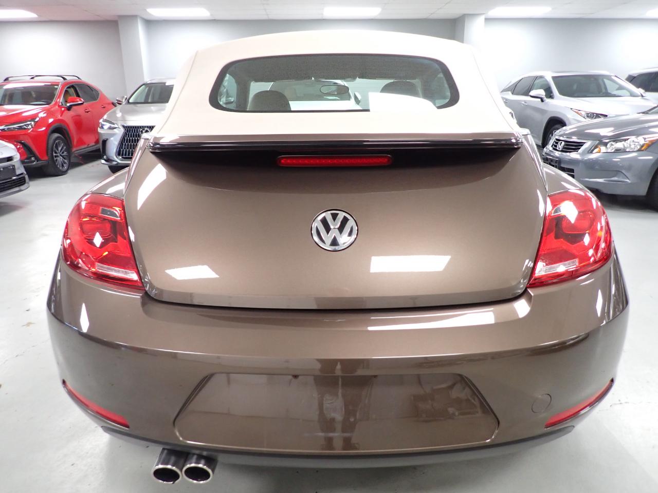 Volkswagen Beetle 2.5L Convertible 2013