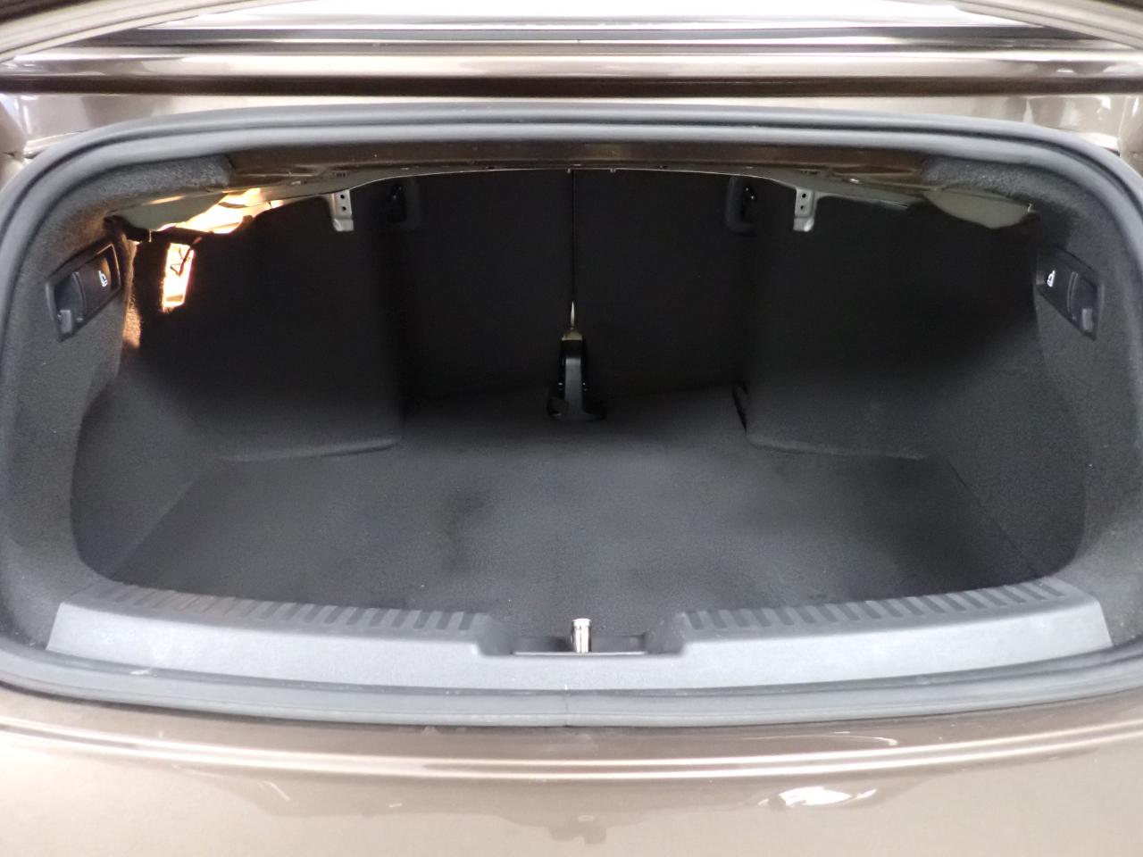 Volkswagen Beetle 2.5L Convertible 2013