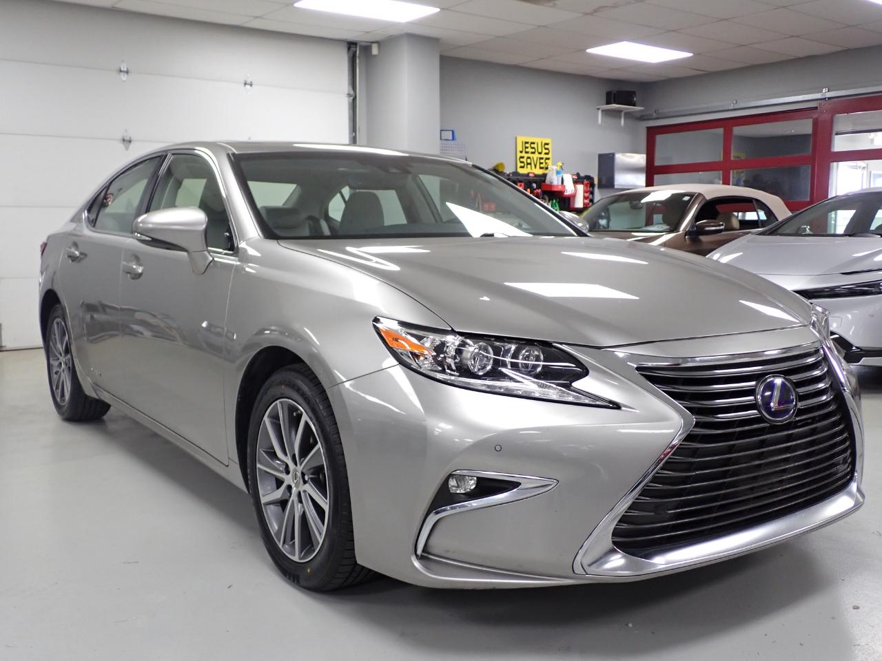 2017 Lexus ES 300h Luxury