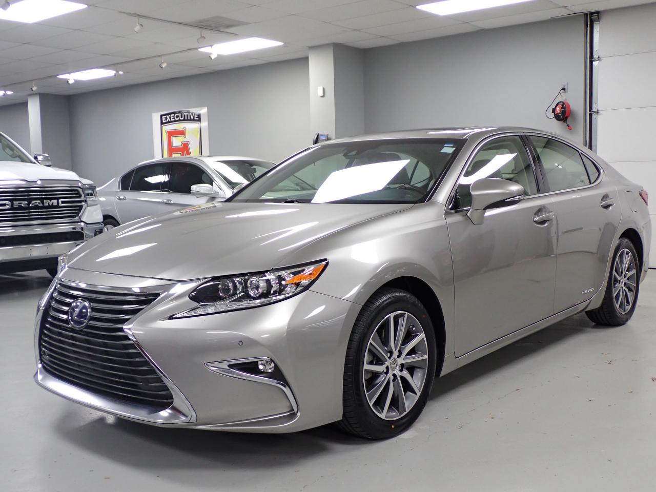 Lexus ES 300h Luxury 2017