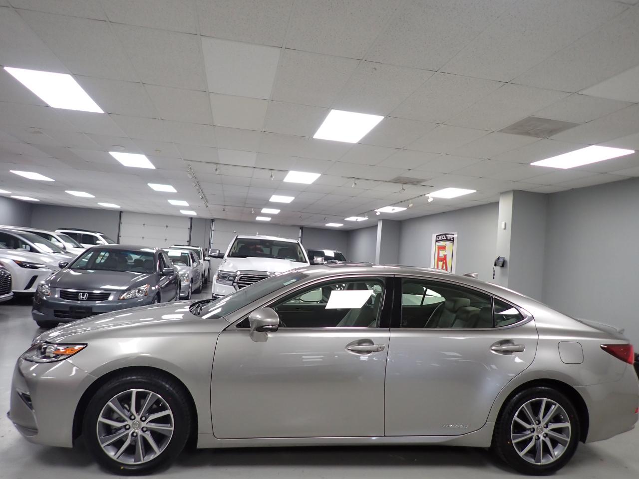 Lexus ES 300h Luxury 2017