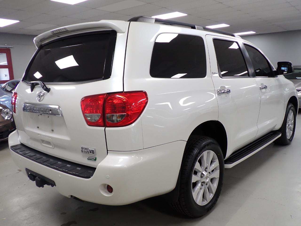 Toyota Sequoia Plantium 4WD FFV 2017