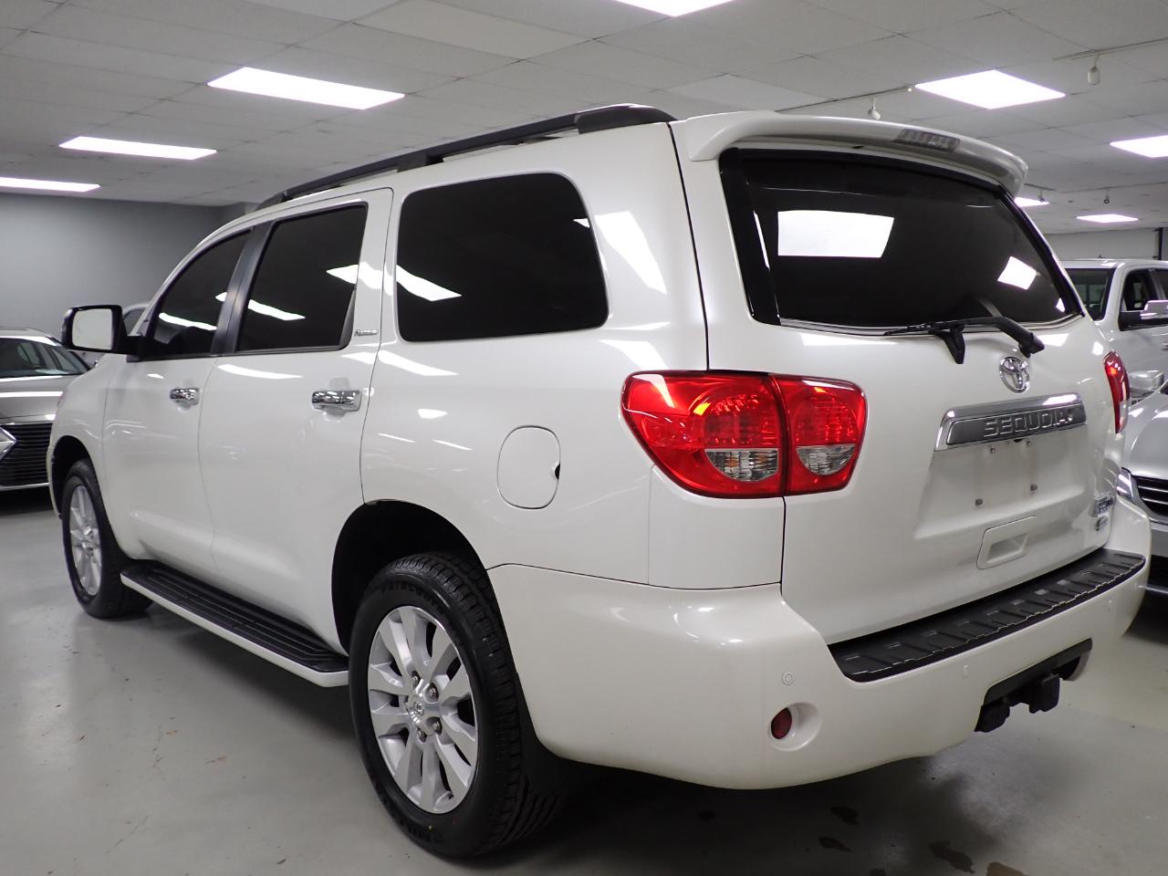 Toyota Sequoia Plantium 4WD FFV 2017