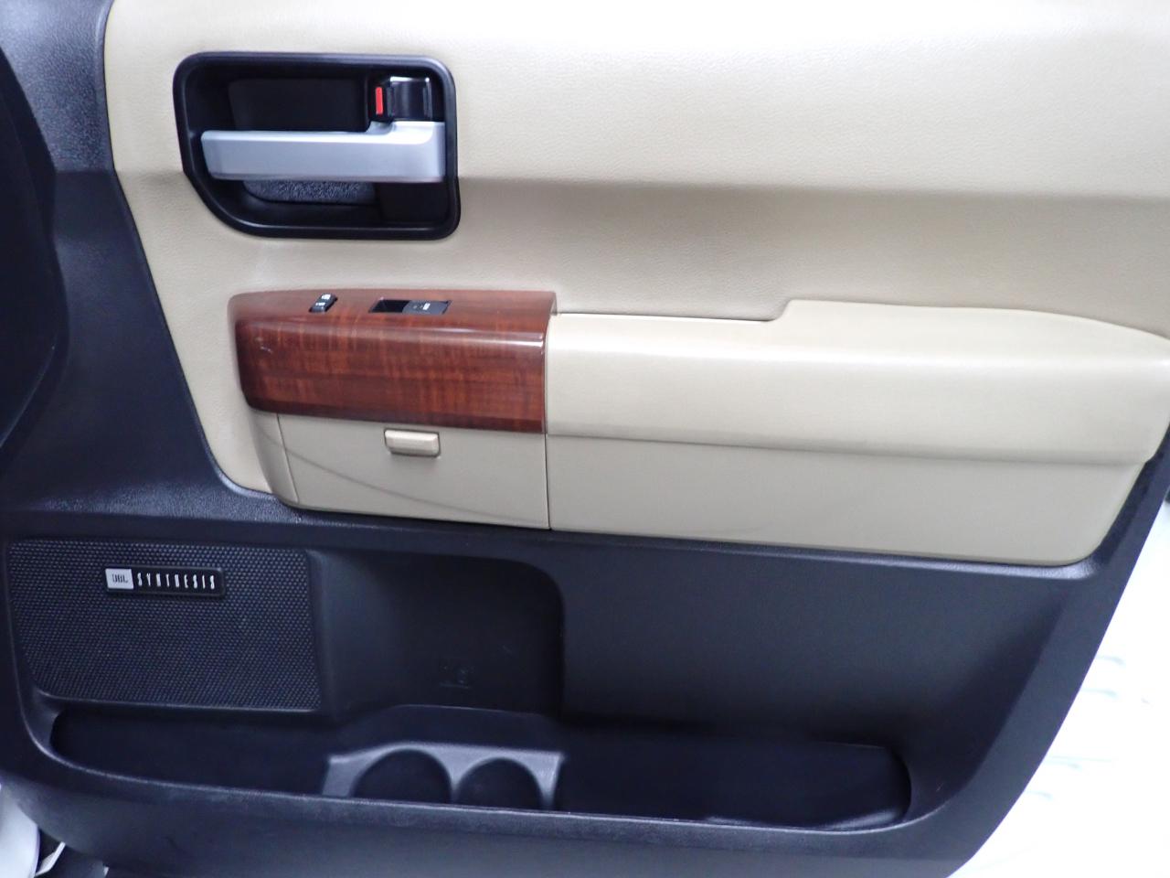 Toyota Sequoia Plantium 4WD FFV 2017