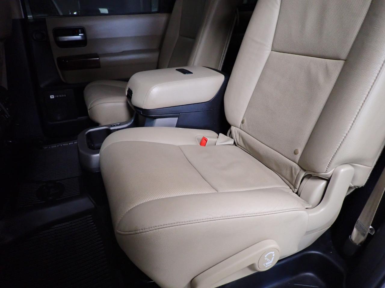 Toyota Sequoia Plantium 4WD FFV 2017