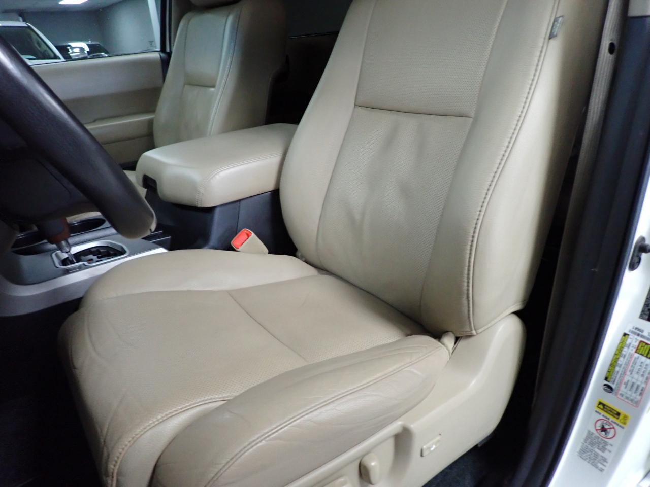 Toyota Sequoia Plantium 4WD FFV 2017