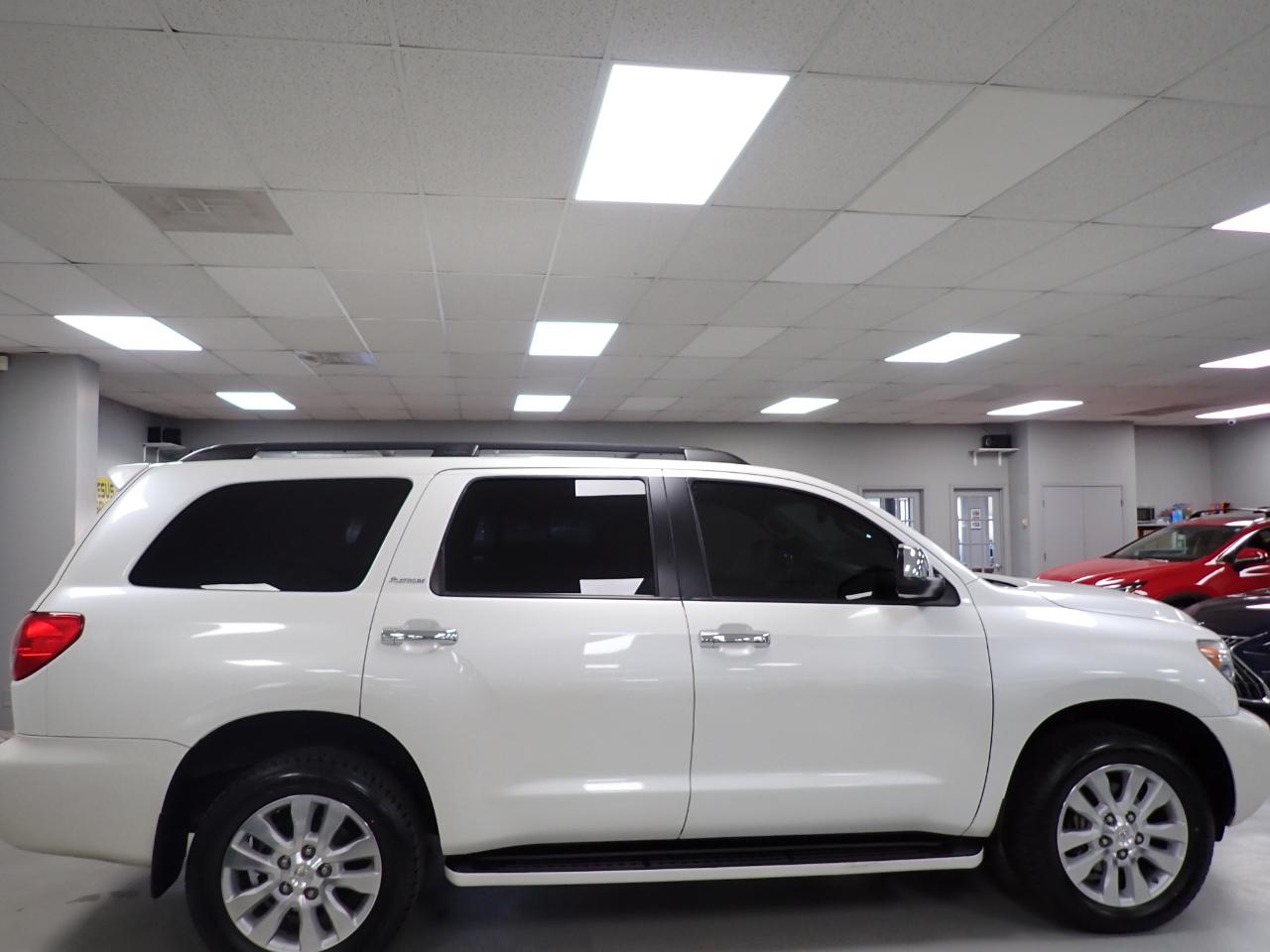 Toyota Sequoia Plantium 4WD FFV 2017