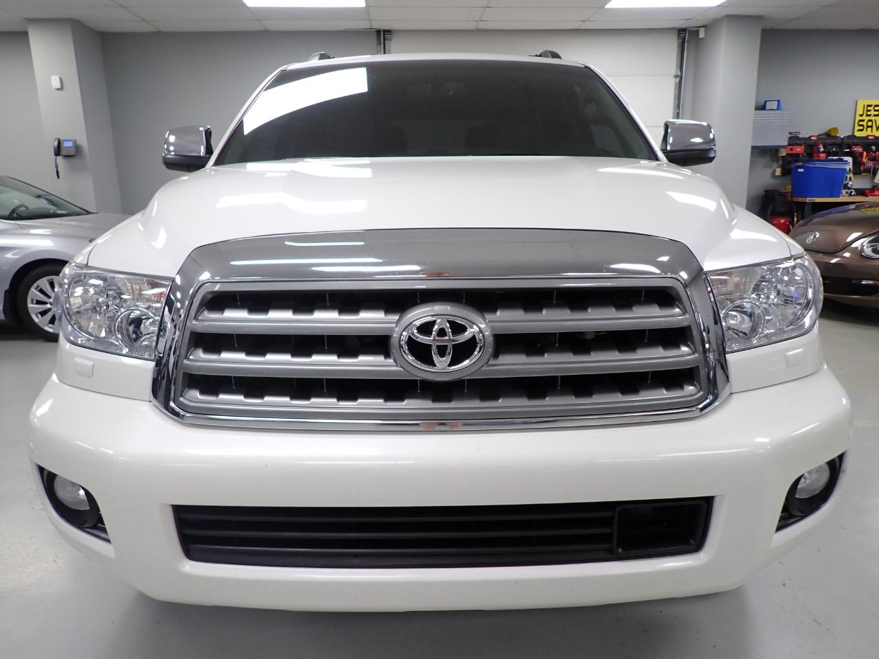 Toyota Sequoia Plantium 4WD FFV 2017