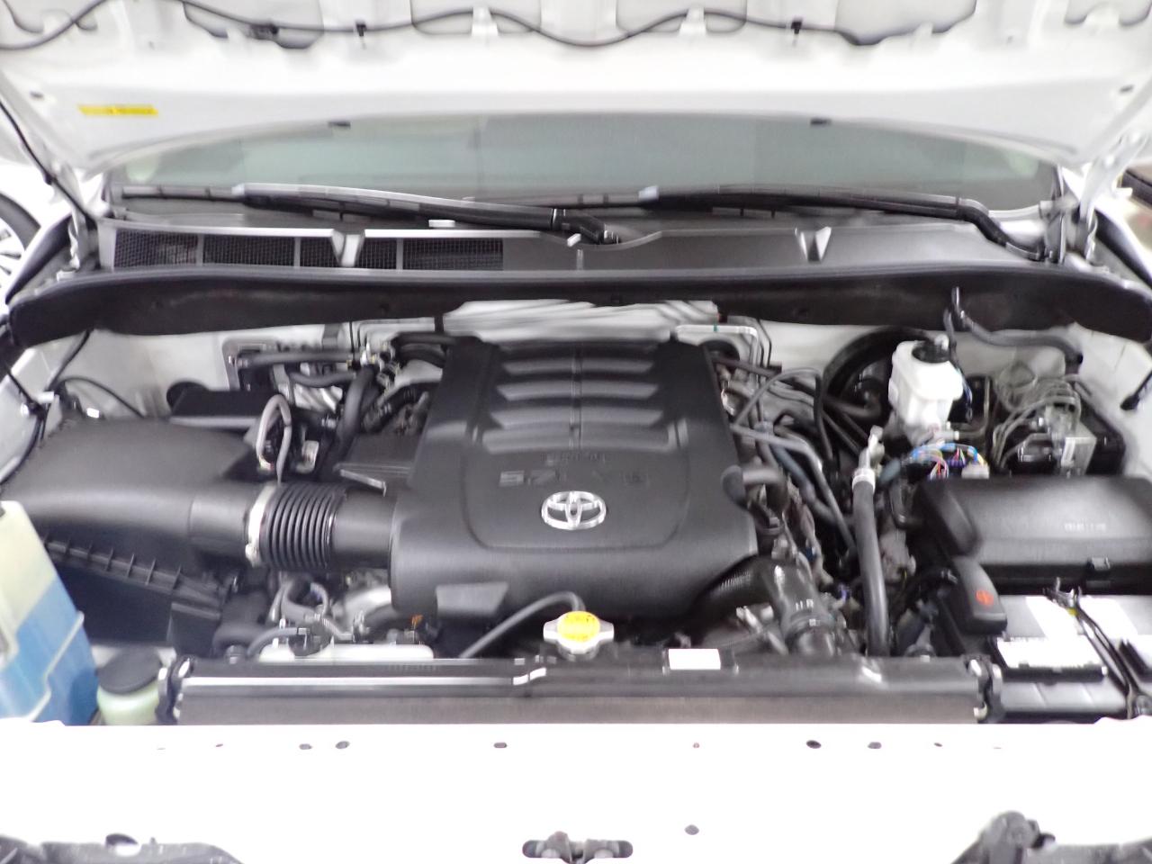 Toyota Sequoia Plantium 4WD FFV 2017