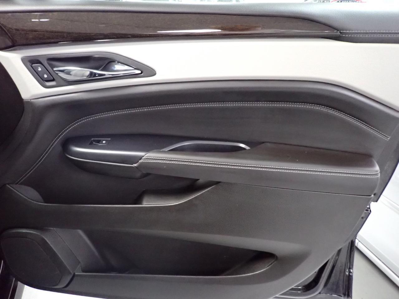 Cadillac SRX Luxury Collection FWD 2013