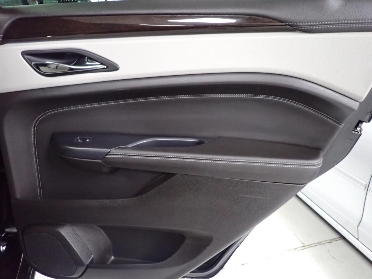 Cadillac SRX Luxury Collection FWD 2013