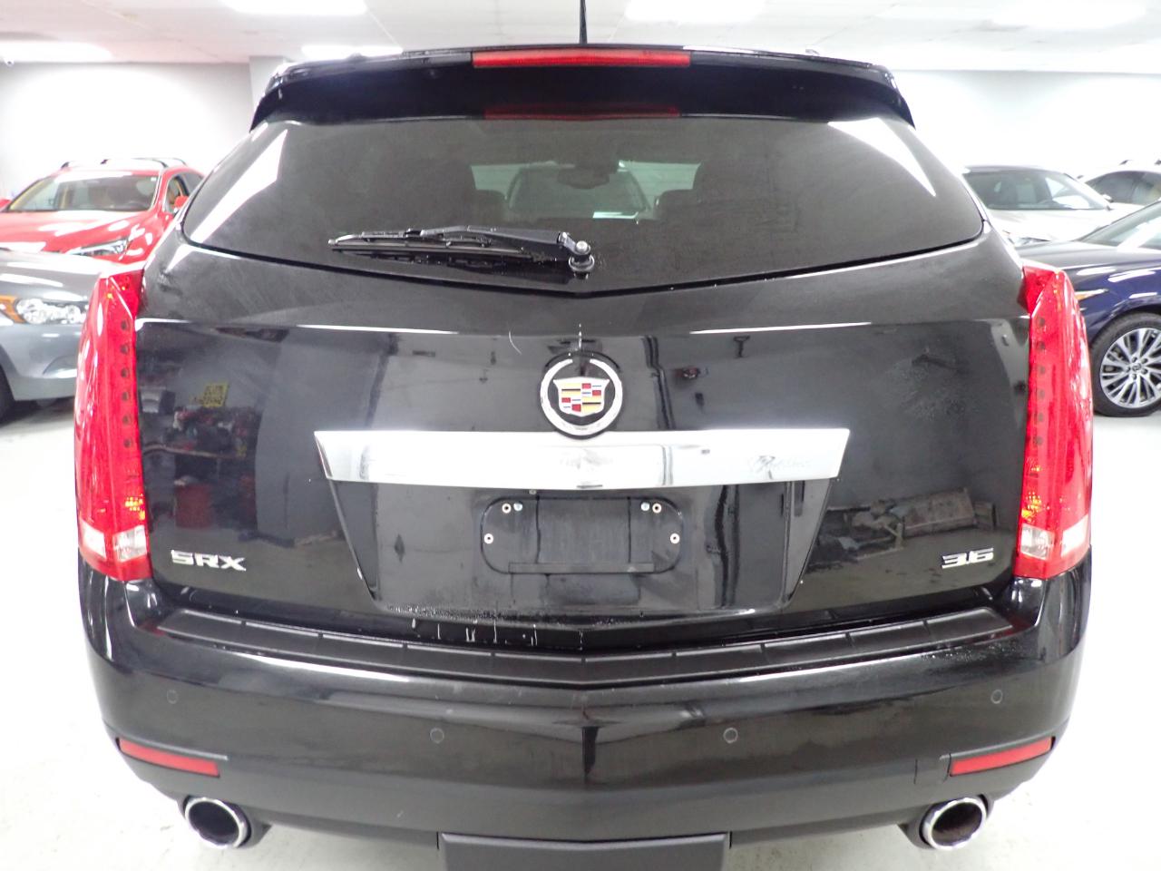 Cadillac SRX Luxury Collection FWD 2013