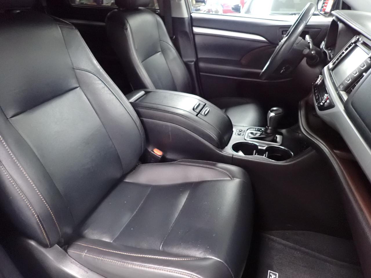 Toyota Highlander XLE AWD V6 2019