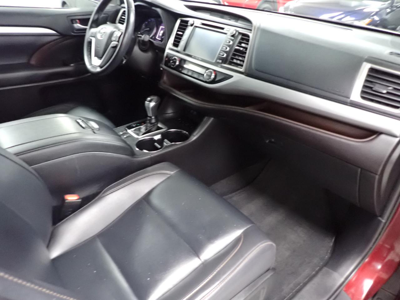 Toyota Highlander XLE AWD V6 2019