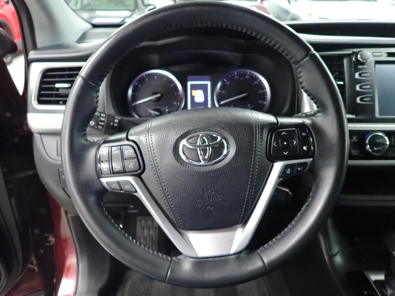 Toyota Highlander XLE AWD V6 2019