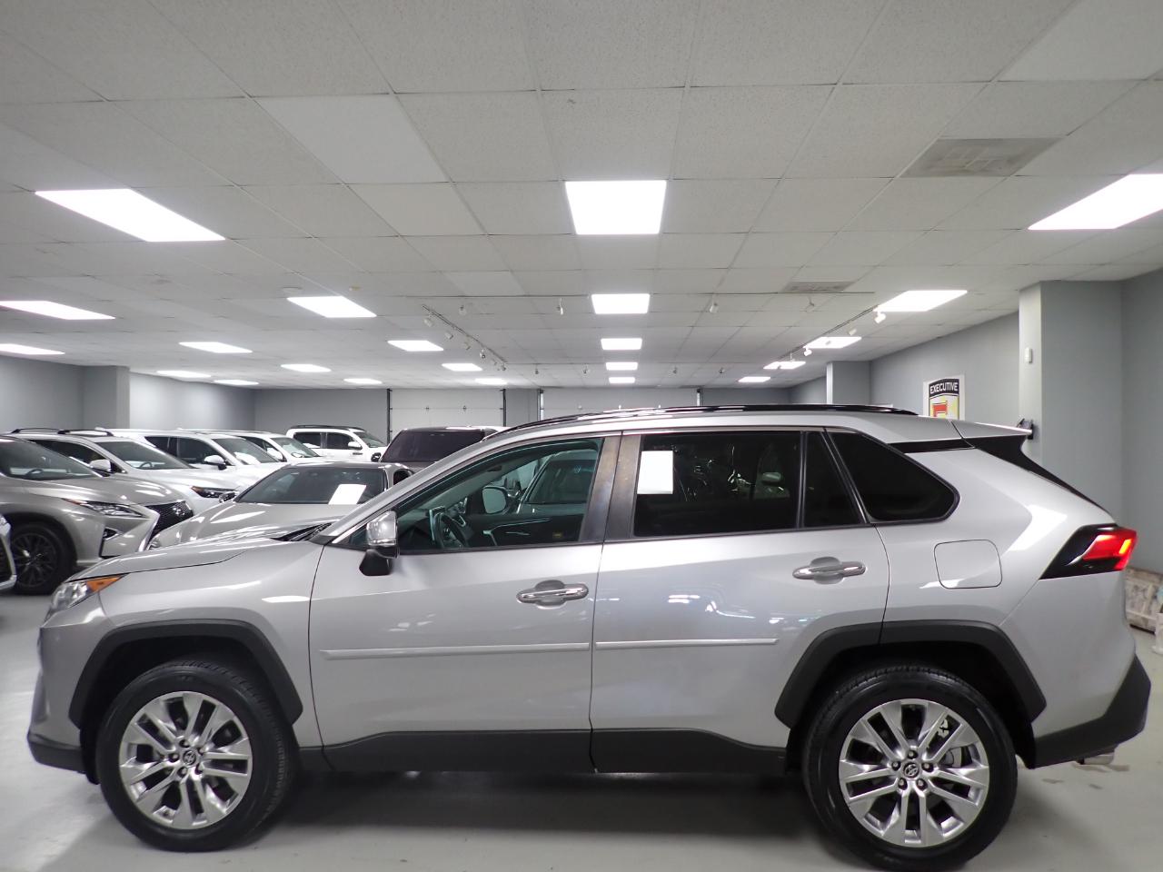 Toyota RAV4 Limited AWD 2019