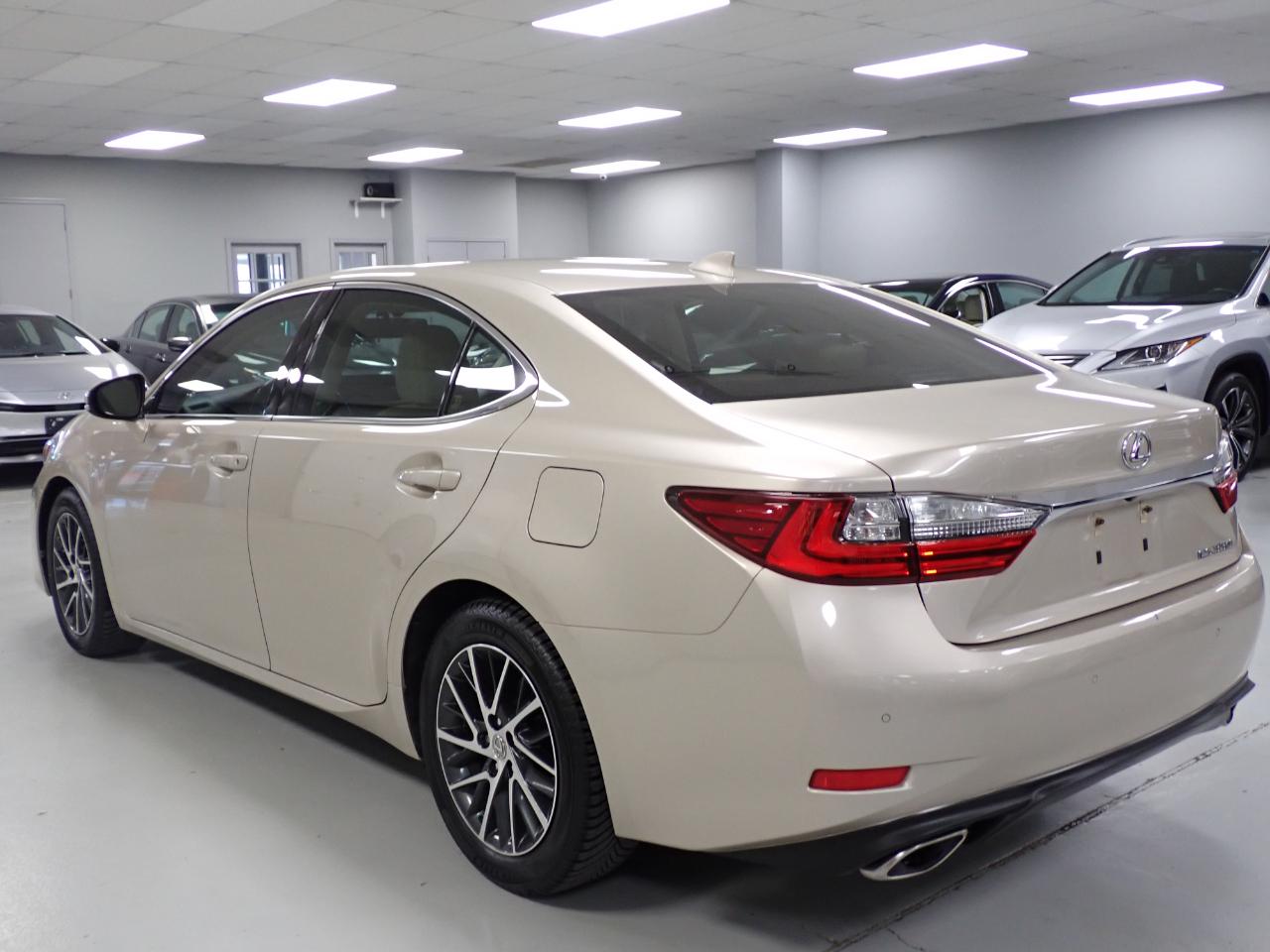 Lexus ES 350  2016