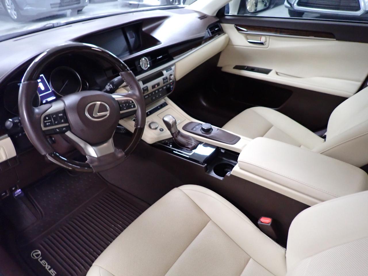 Lexus ES 350  2016
