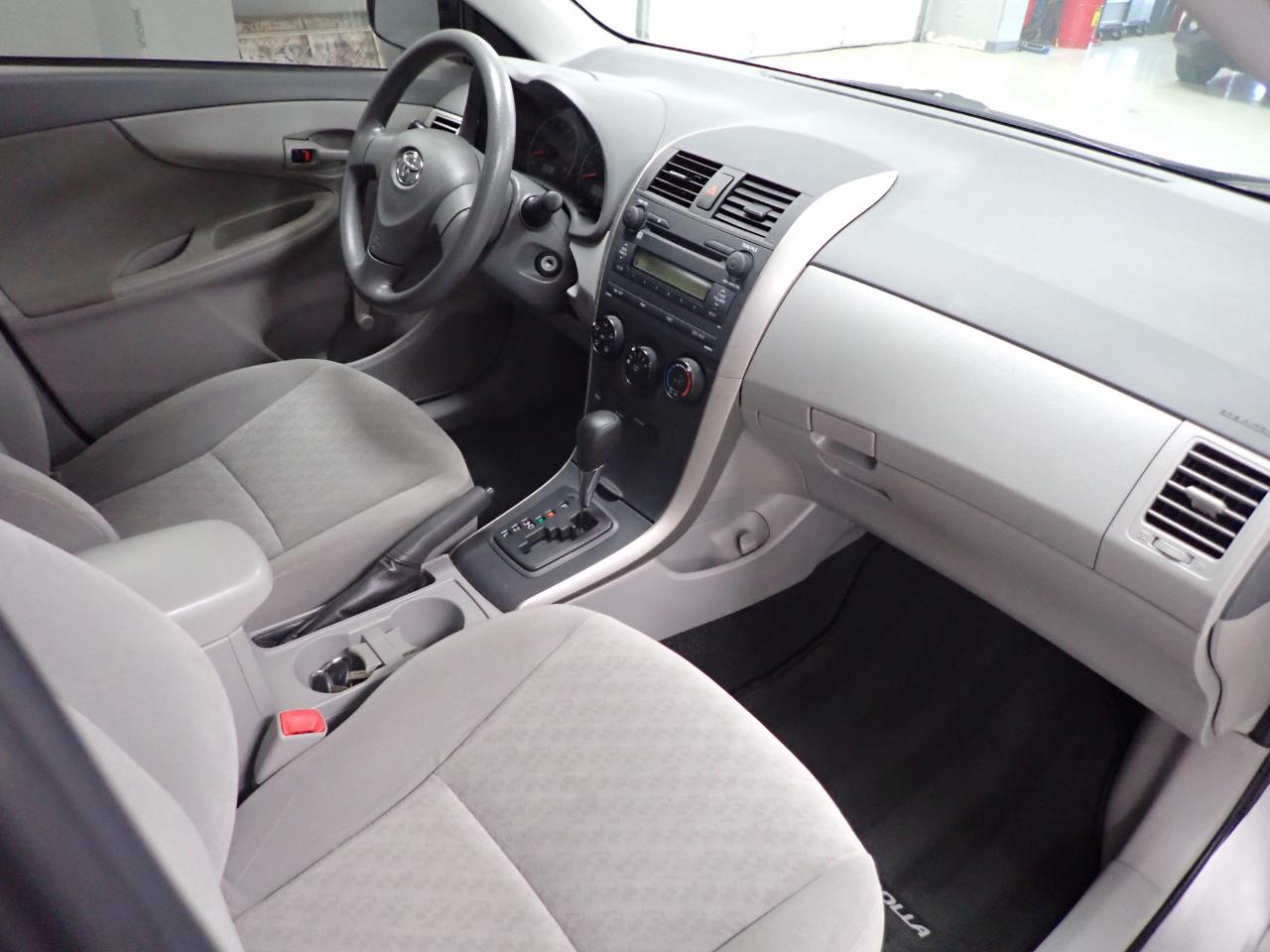 Toyota Corolla  2009