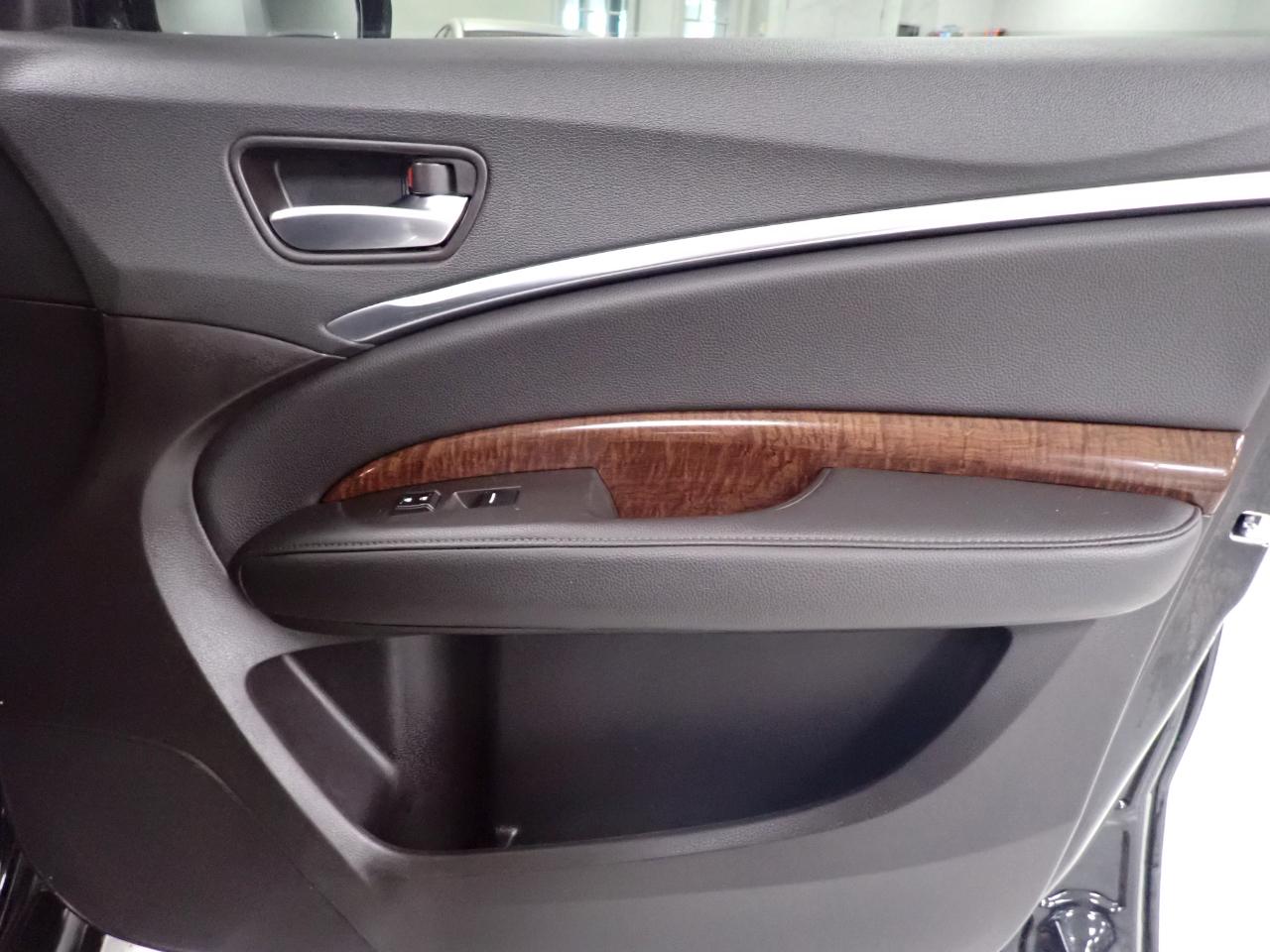 Acura MDX SH-AWD 9-Spd AT w/Tech and Entertainment Package 2018