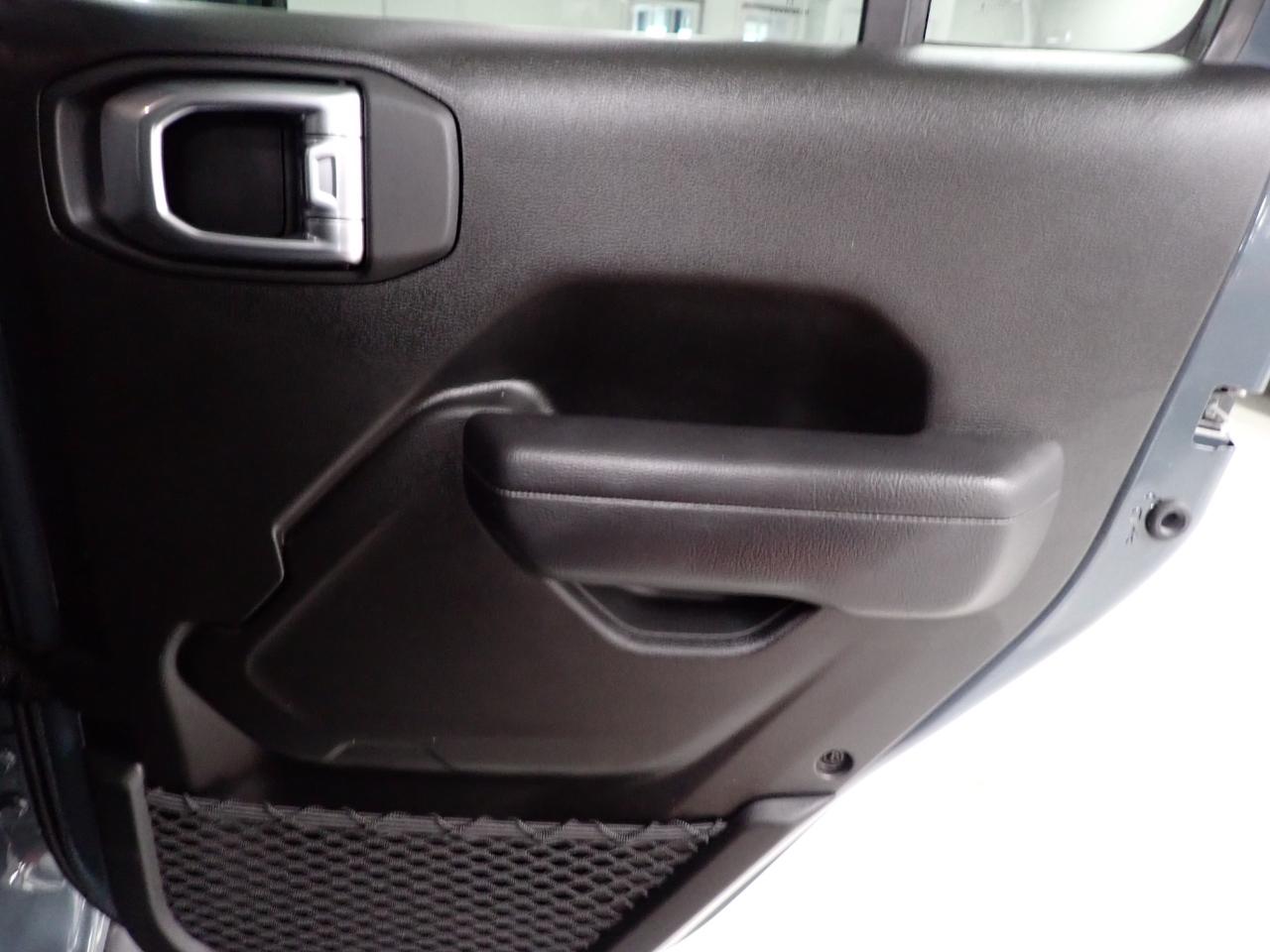 Jeep Gladiator Willys 4x4 2024