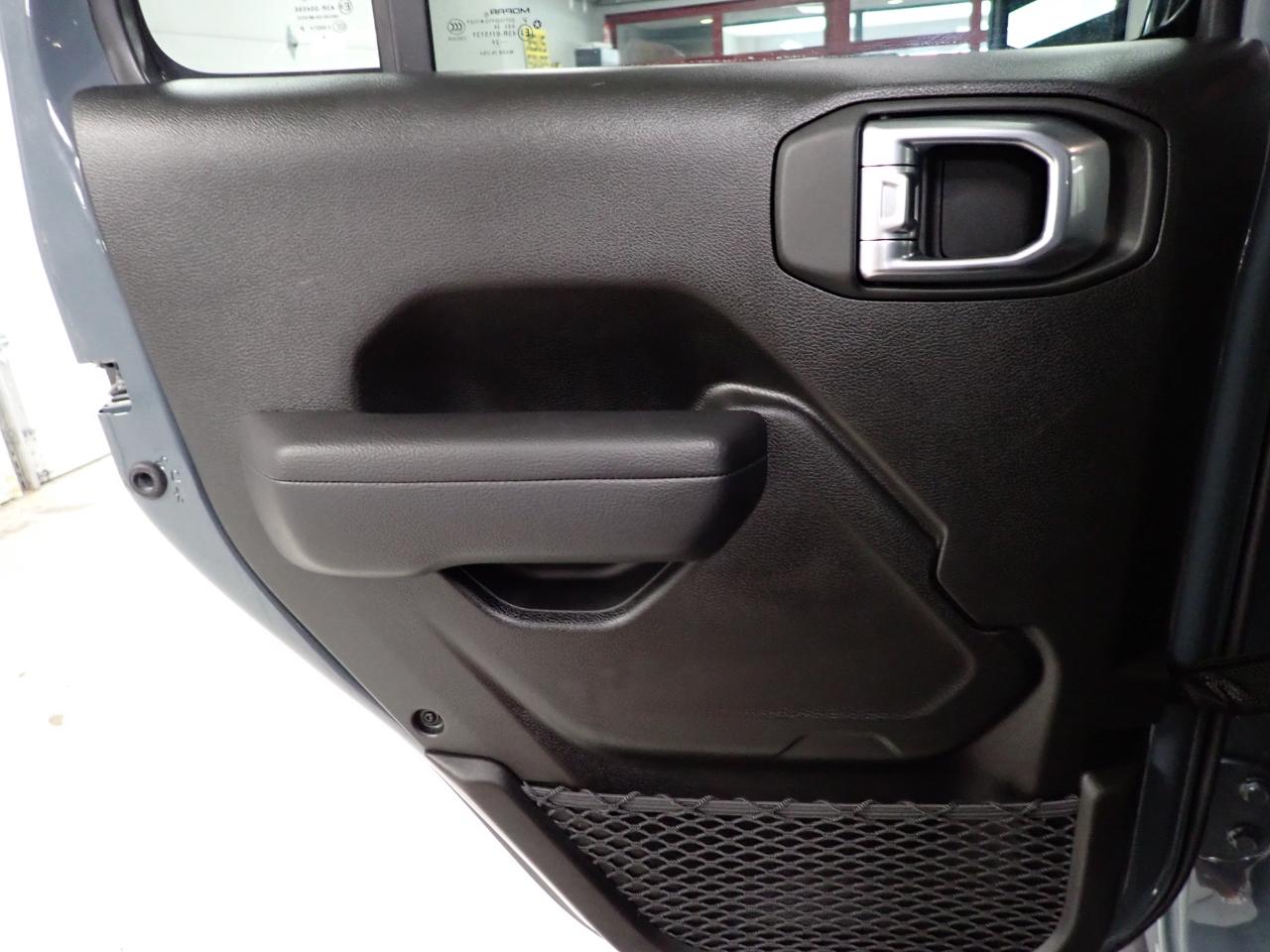 Jeep Gladiator Willys 4x4 2024