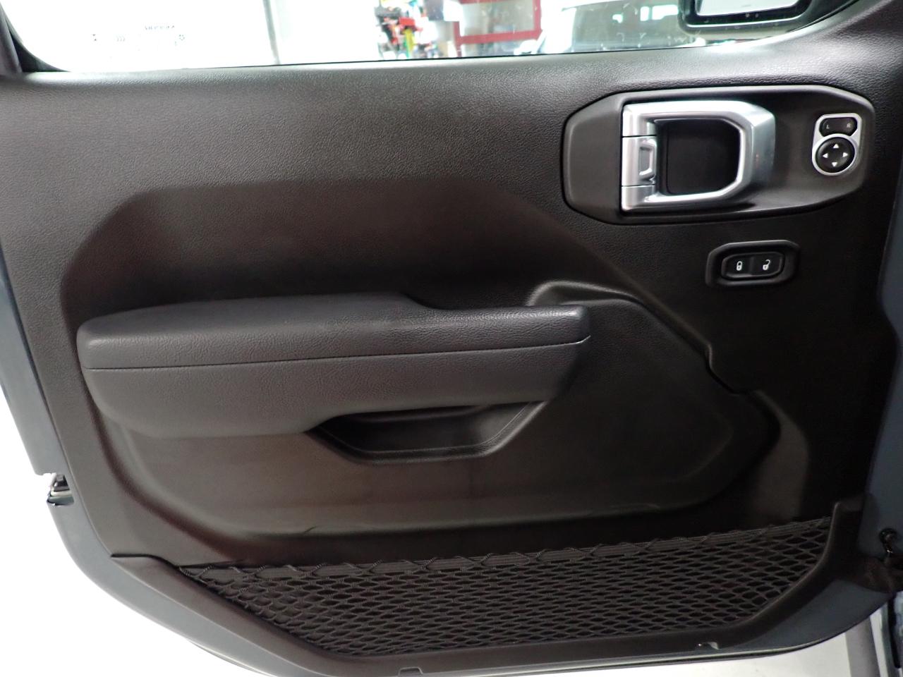 Jeep Gladiator Willys 4x4 2024