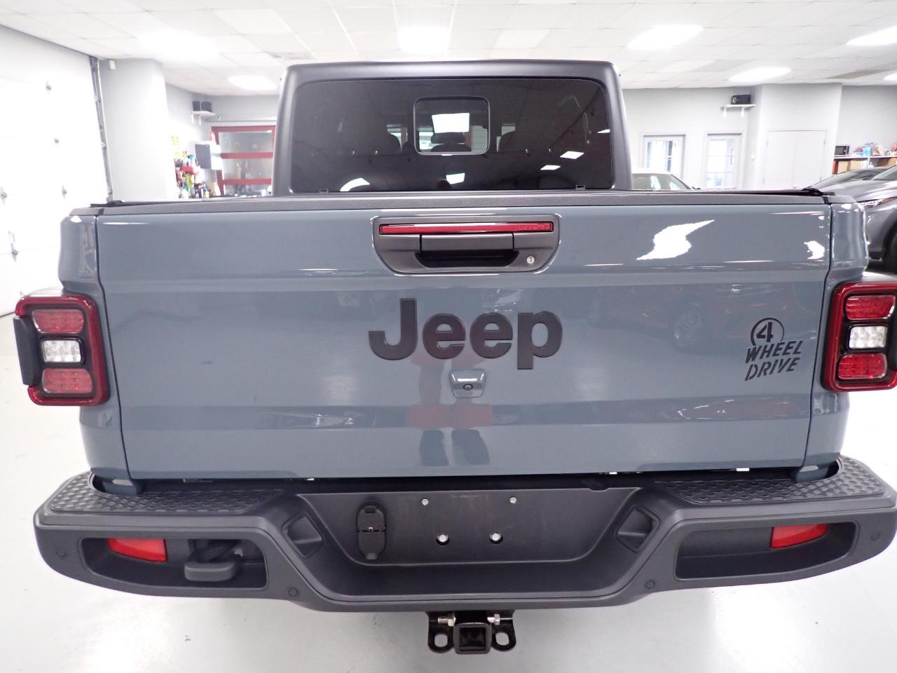 Jeep Gladiator Willys 4x4 2024