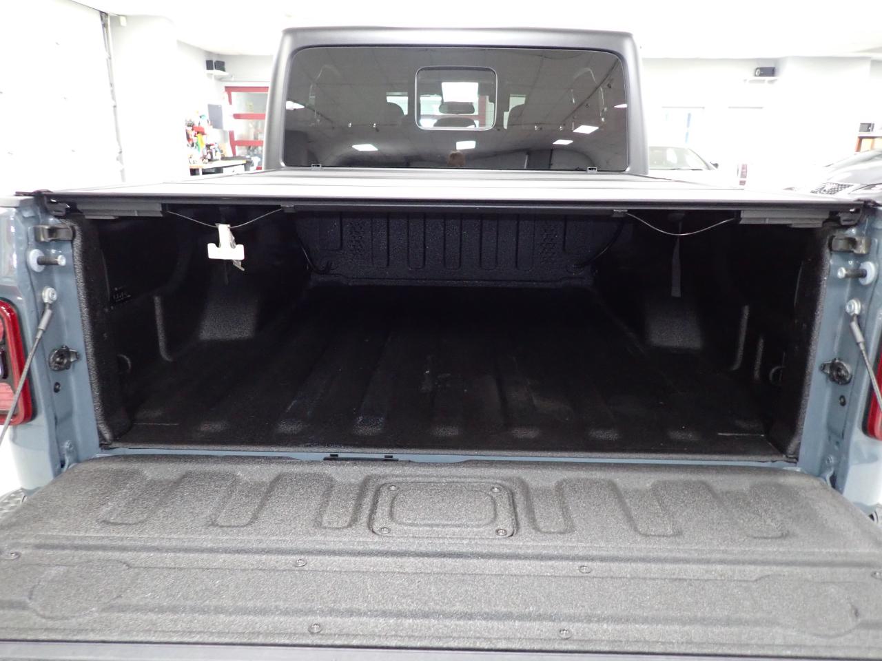 Jeep Gladiator Willys 4x4 2024