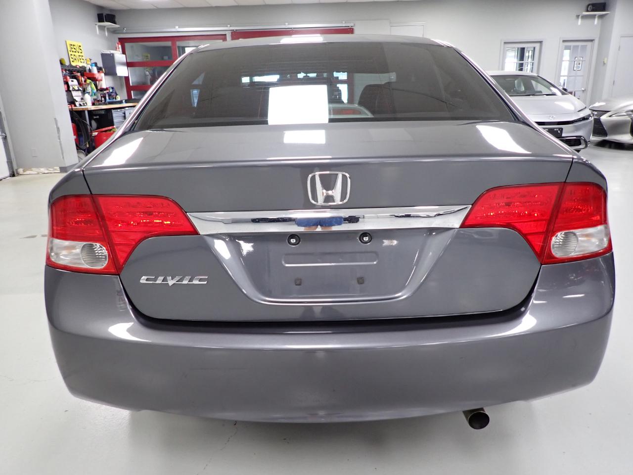 Honda Civic EX Sedan 5-Speed AT 2009