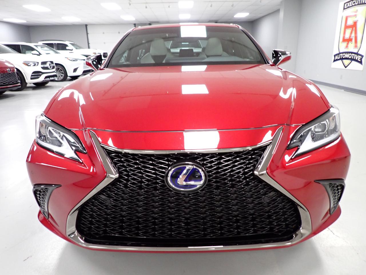 Lexus ES 300h  2022