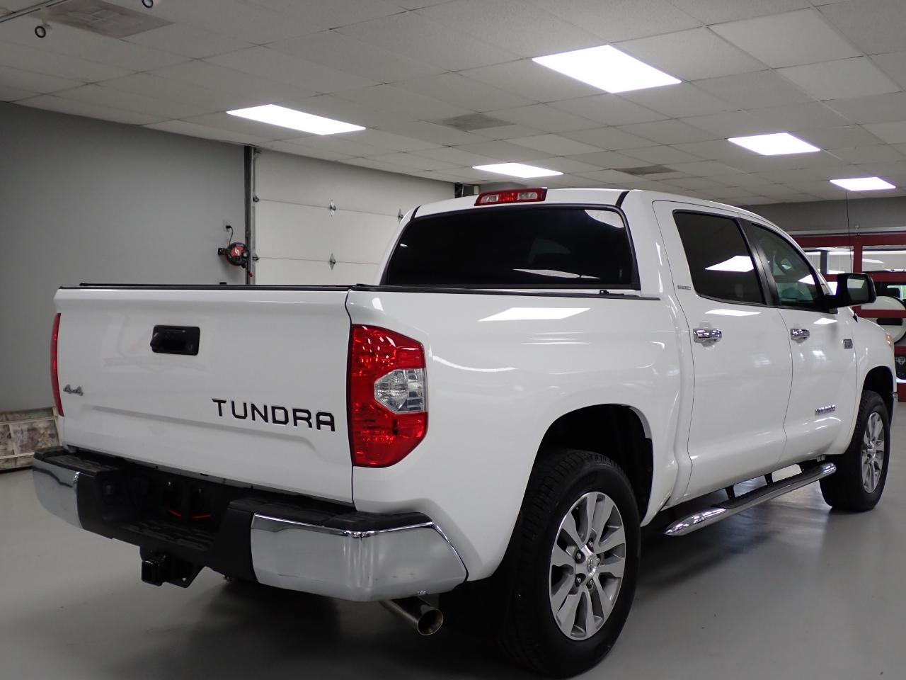 Toyota Tundra Limited 5.7L FFV CrewMax 4WD 2017